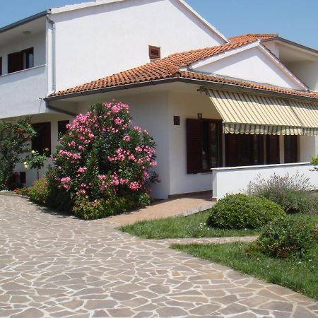 Apartments Medusa Rovinj Bagian luar foto