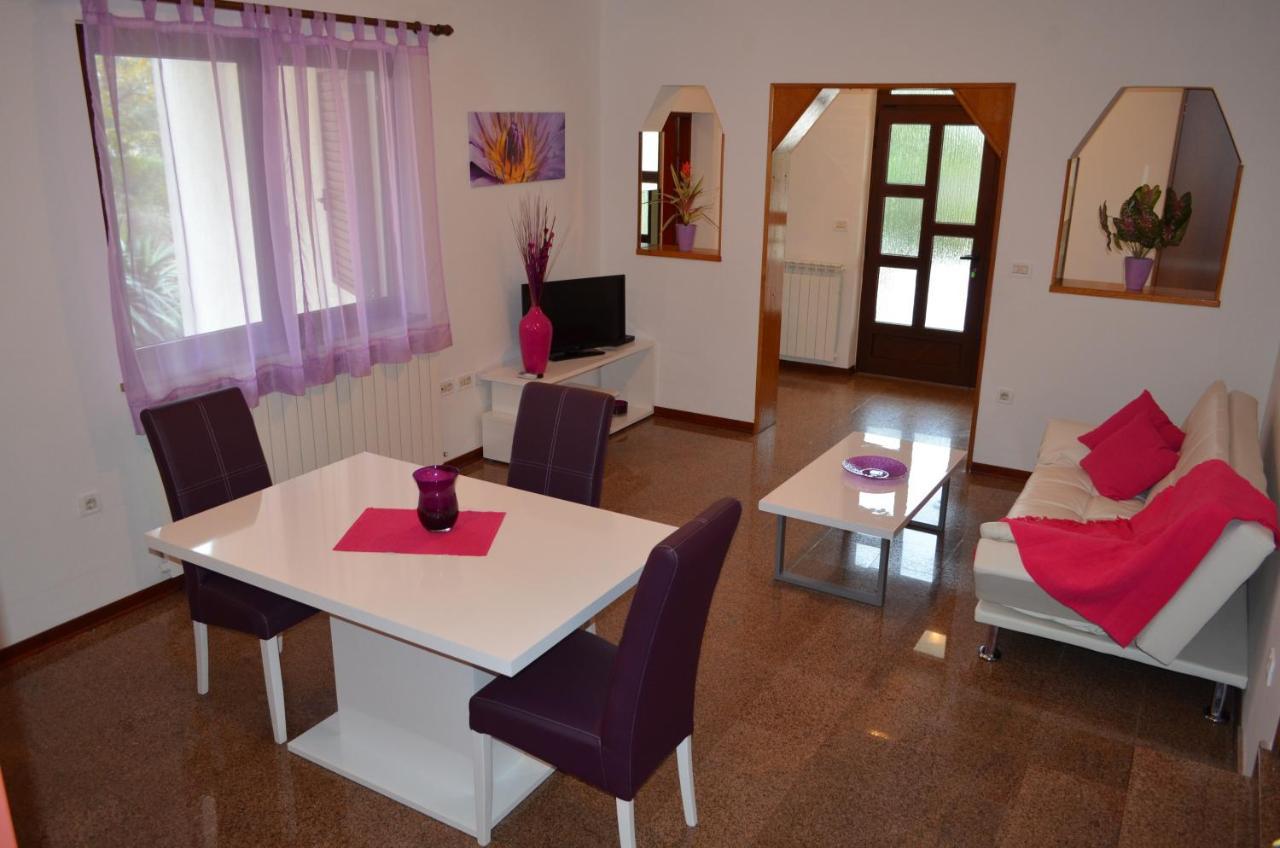 Apartments Medusa Rovinj Bagian luar foto