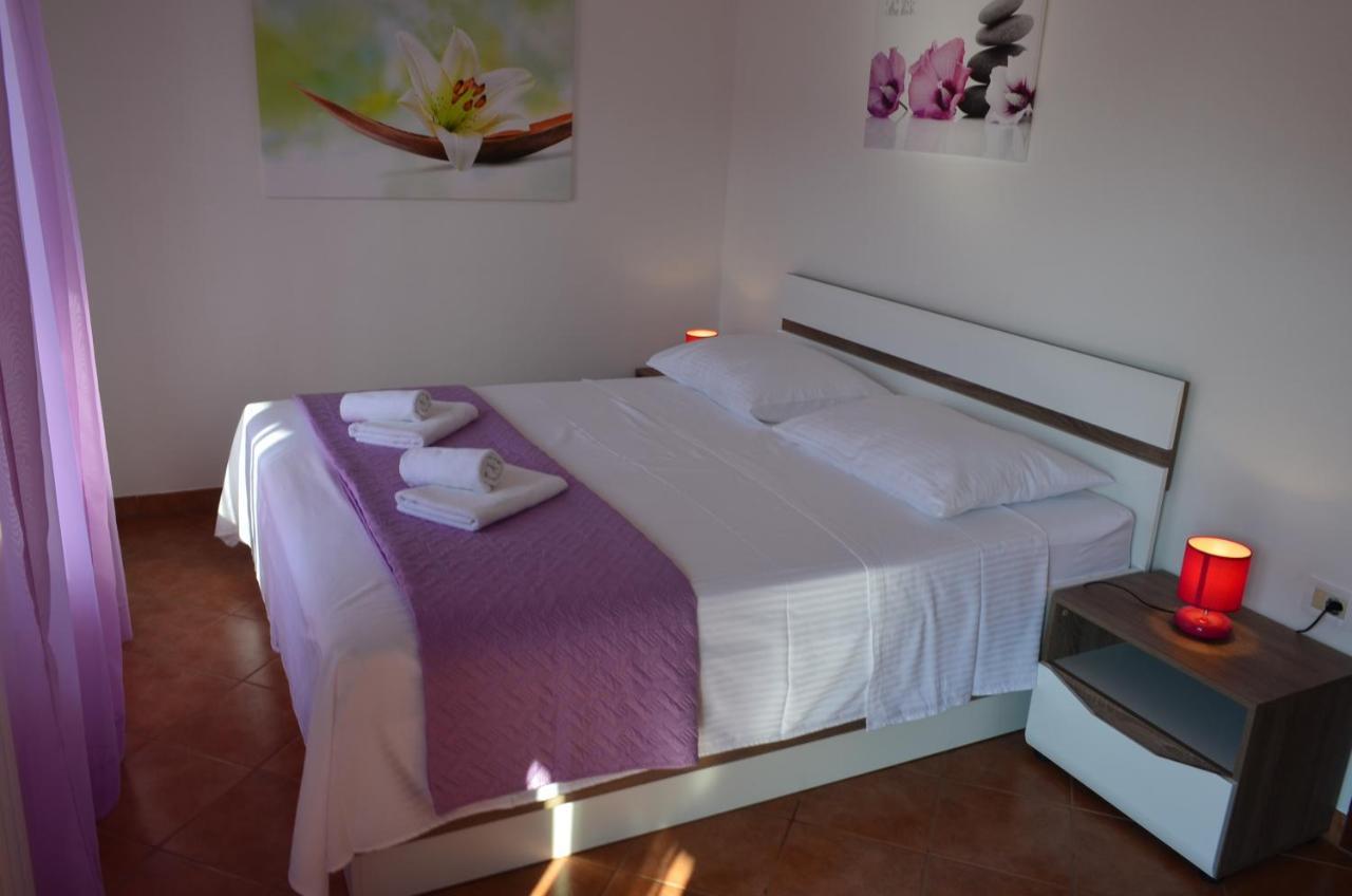 Apartments Medusa Rovinj Bagian luar foto