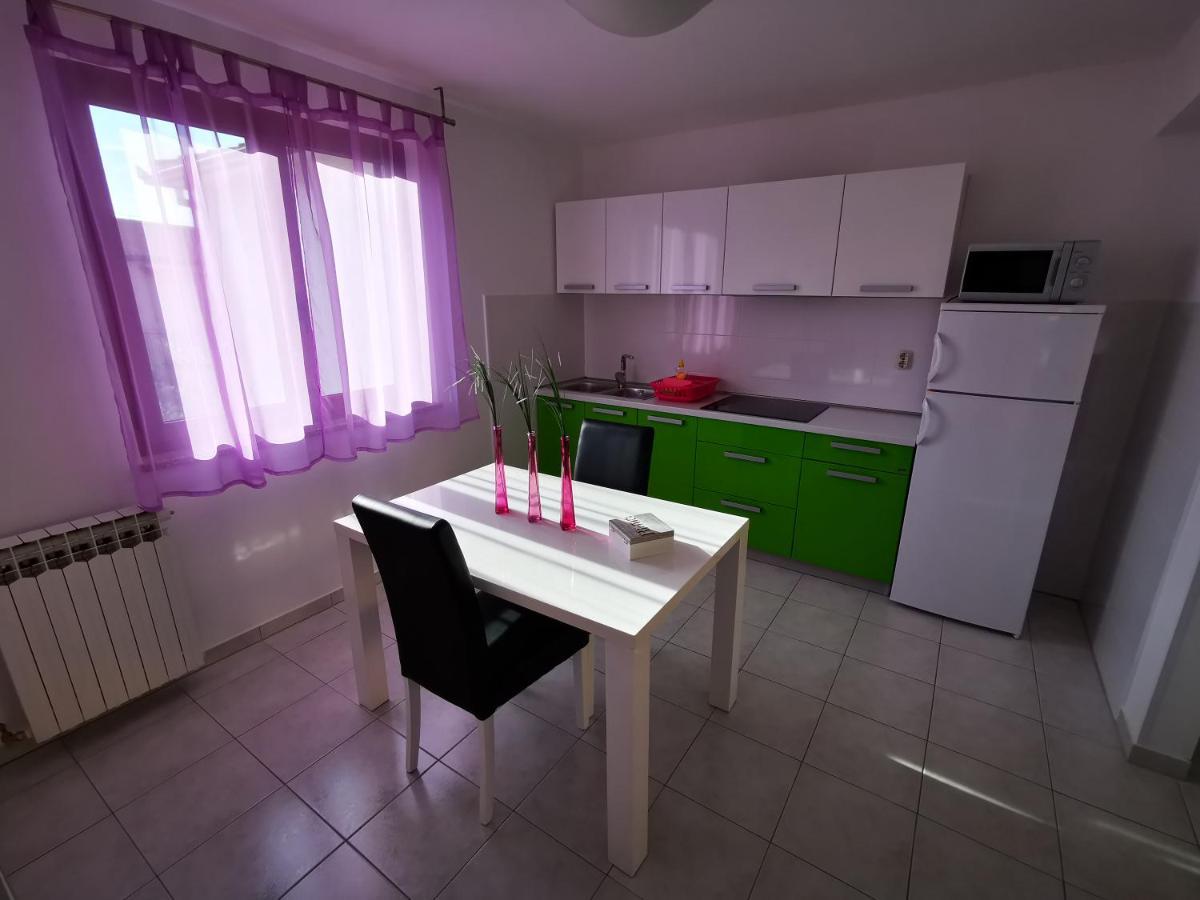 Apartments Medusa Rovinj Bagian luar foto