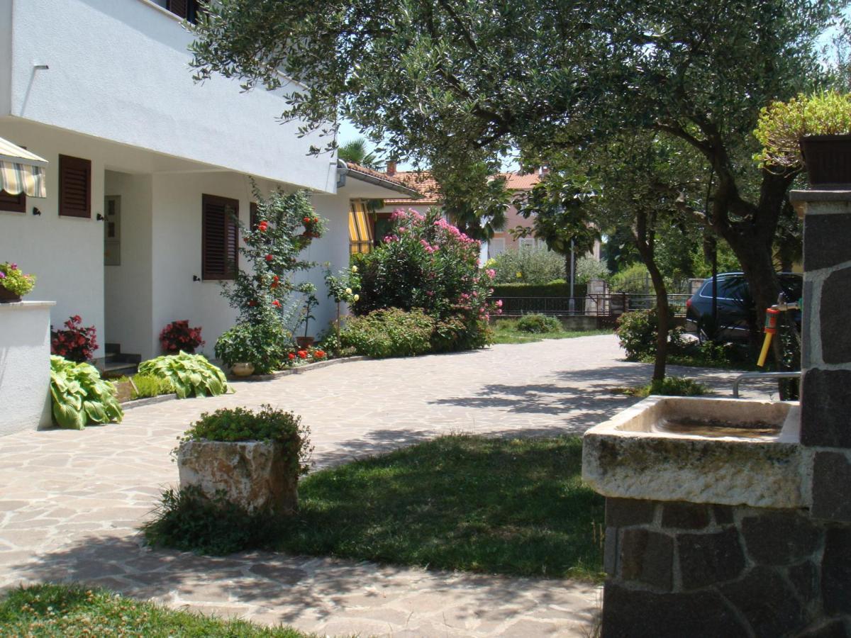 Apartments Medusa Rovinj Bagian luar foto