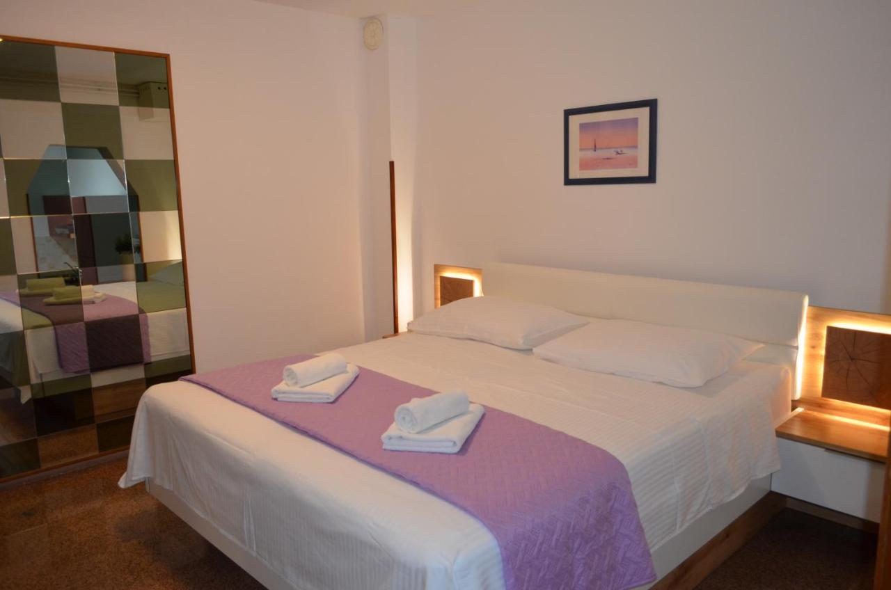 Apartments Medusa Rovinj Bagian luar foto