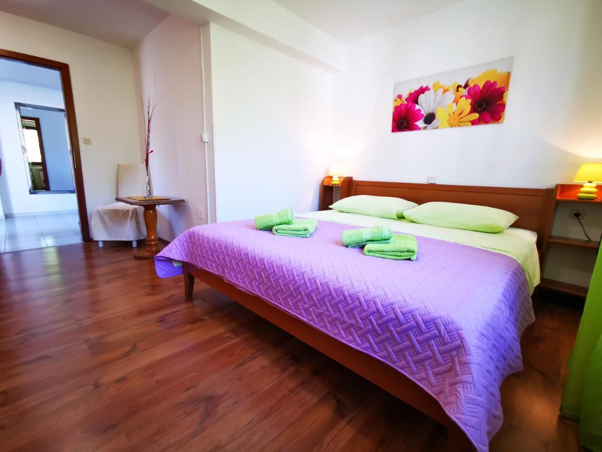 Apartments Medusa Rovinj Bagian luar foto