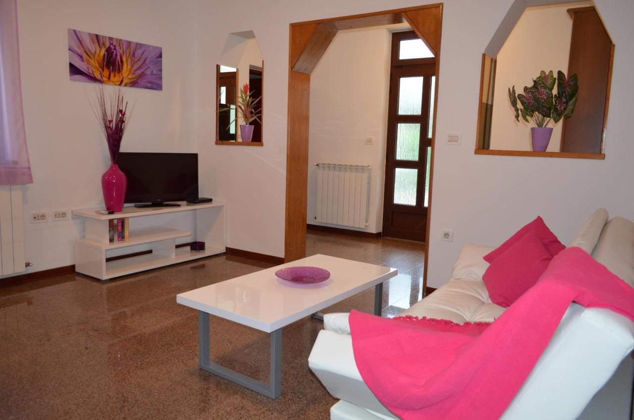 Apartments Medusa Rovinj Bagian luar foto